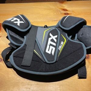 Lacrosse shoulder pads